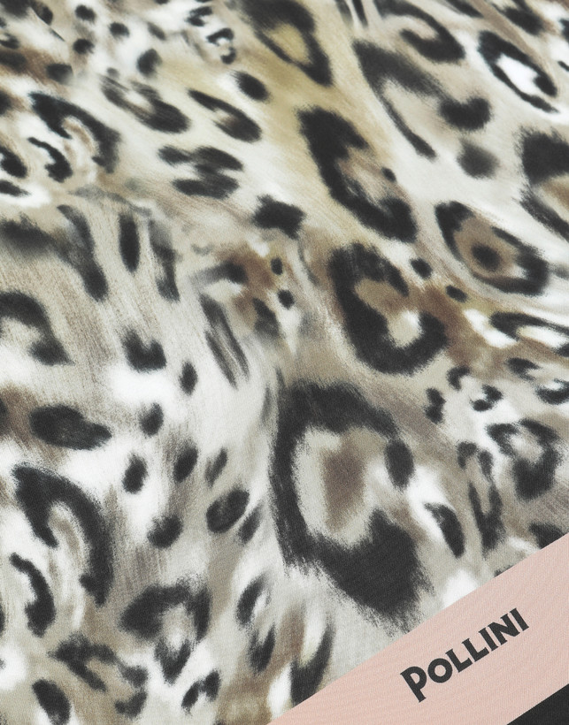 Silk scarf with animal print Photo 3