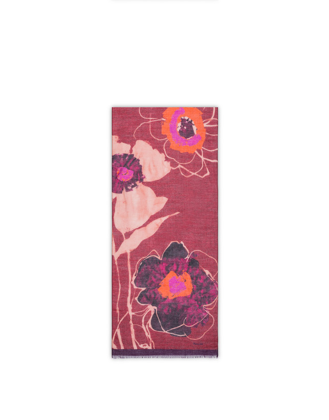 Wool scarf adorned with a painterly floral pattern Photo 1